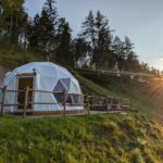 Glamping a Bergamo: una notte romantica nel cuore della natura